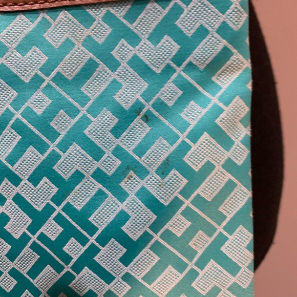 Tommy Hilfiger Crossbody Purse - Picture 5 of 6